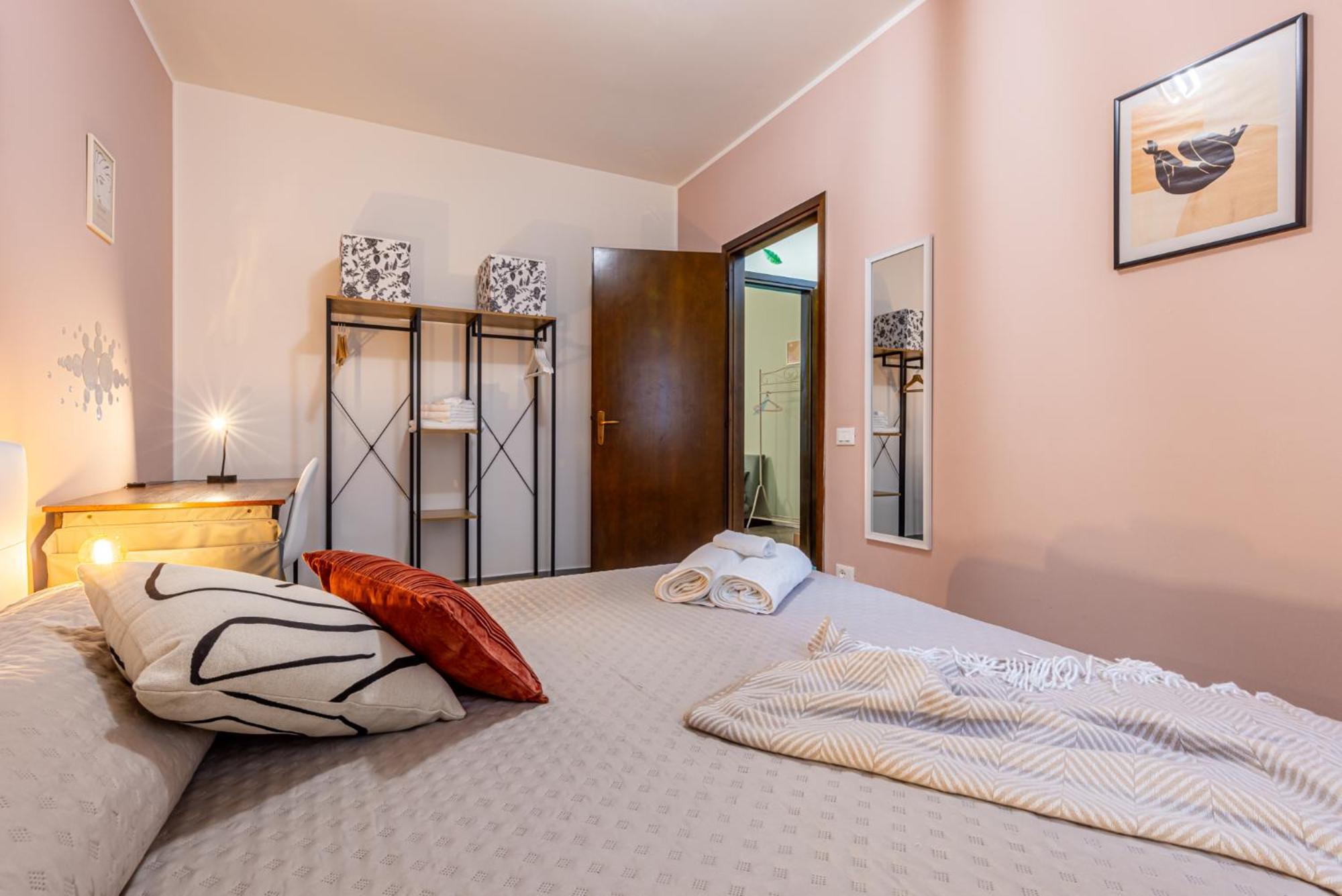 Steps From The - Charme In The Inner Appartement *